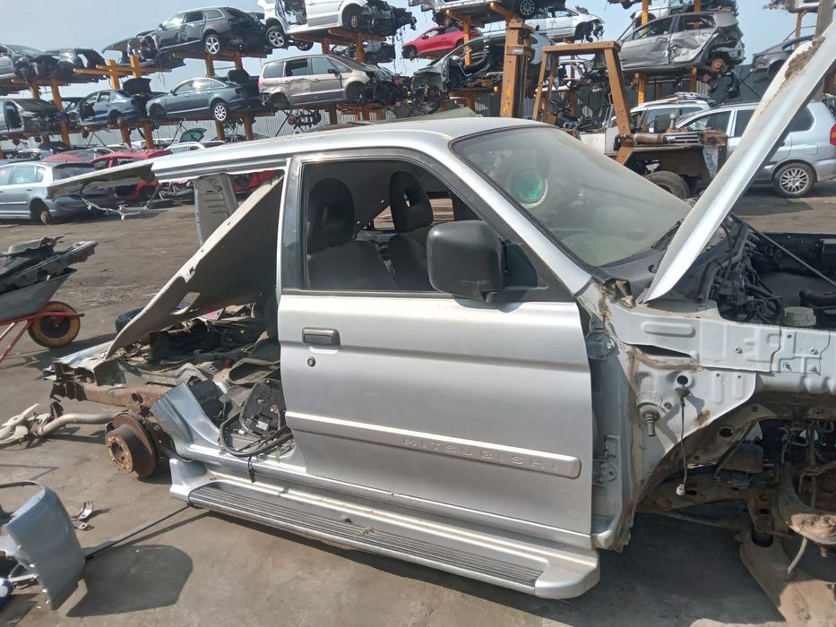 Dezmembrez Mitsubishi Pajero Sport 1 [1996 - 2005] 2.5 D
