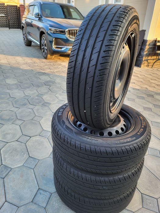 Продам шины с дисками 185/65/15 в отличном состояние.