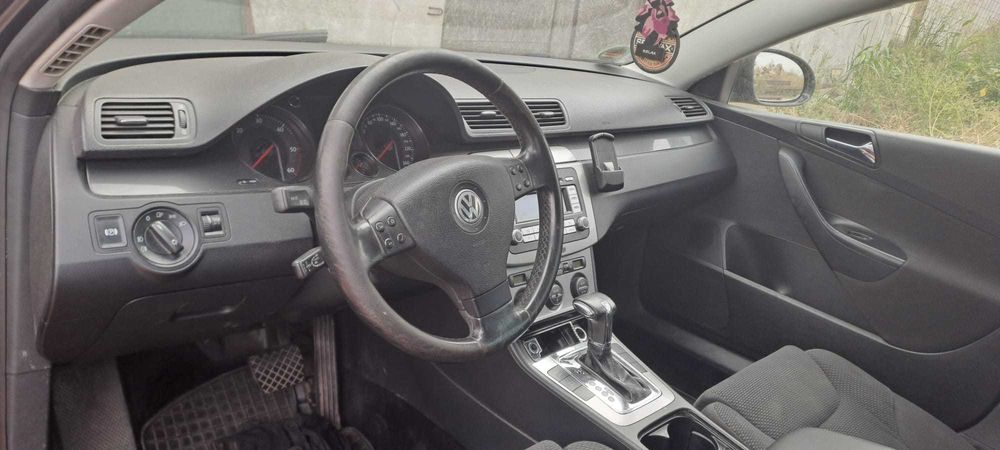Dezmembrari VW Passat B6 BMR 2.0 TDI 170cp cutie DSG - Bi-xenon