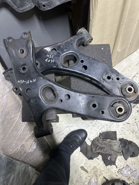 Ричаг на Ярис , Камри 50, Королла 150