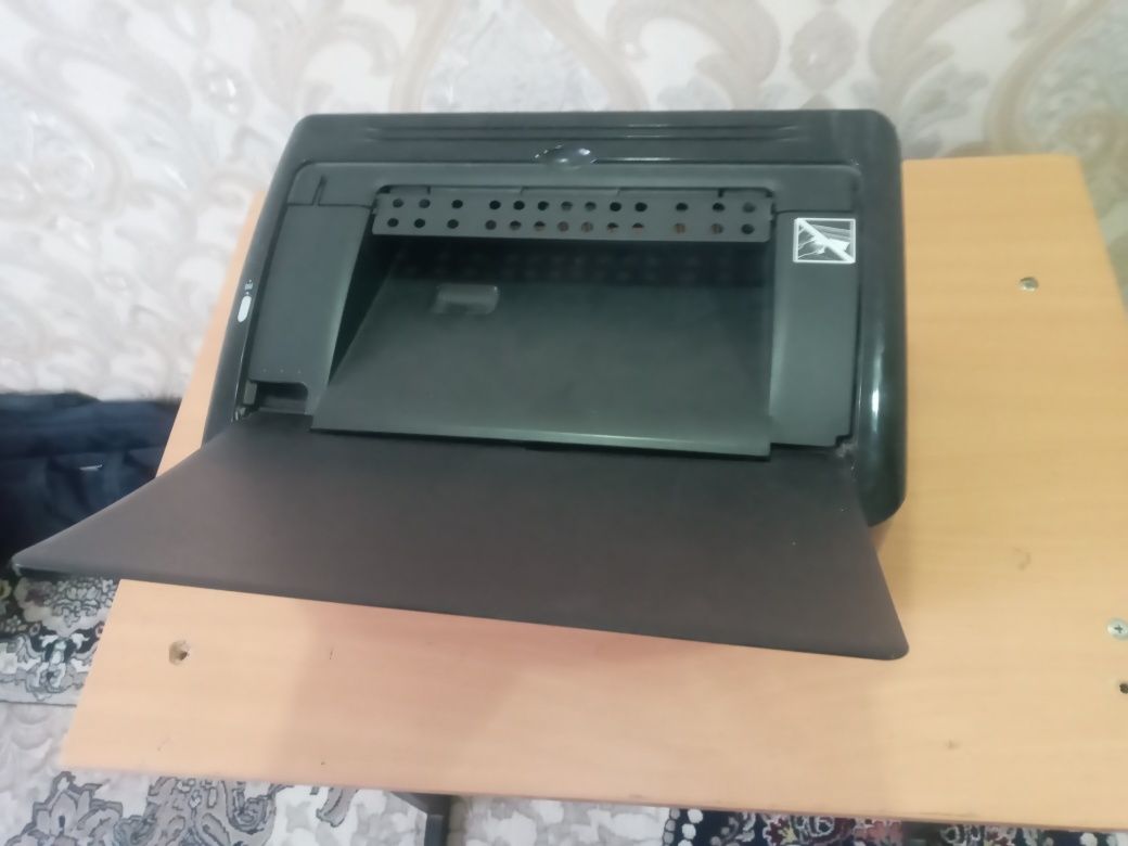 Canon Printer manitor sotiladi