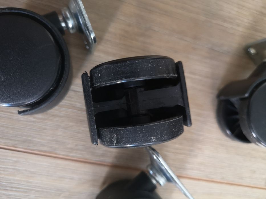 Set de 4 roti de mobilier, cu mecanism rotativ, 40mm