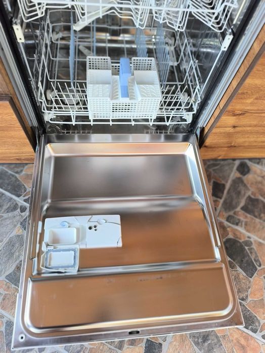 Съдомиялна за вграждане Whirlpool 60/60/85