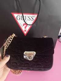 Продам сумочку бренда Guess