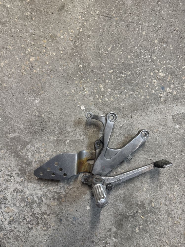 Предни Степенки за yamaha r6 01 02