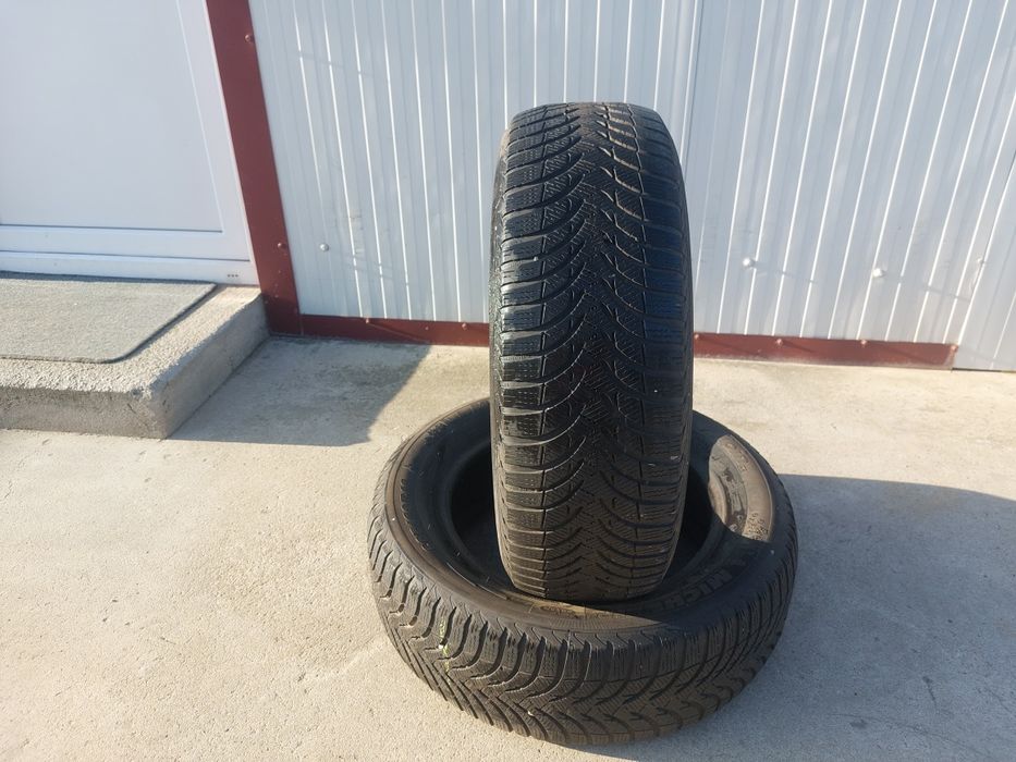 100 lei bucata! Doua anvelope M+S/IARNA 205 60 16 Michelin