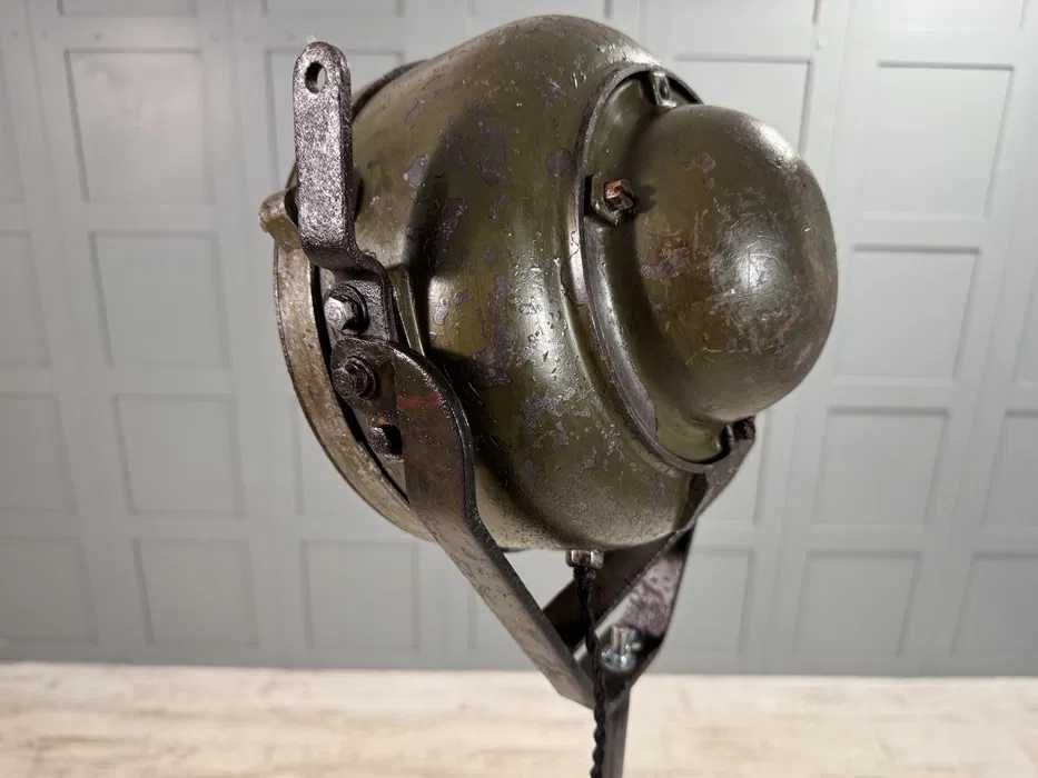Лампион в индустриален стил - фар от танк Р398-Д