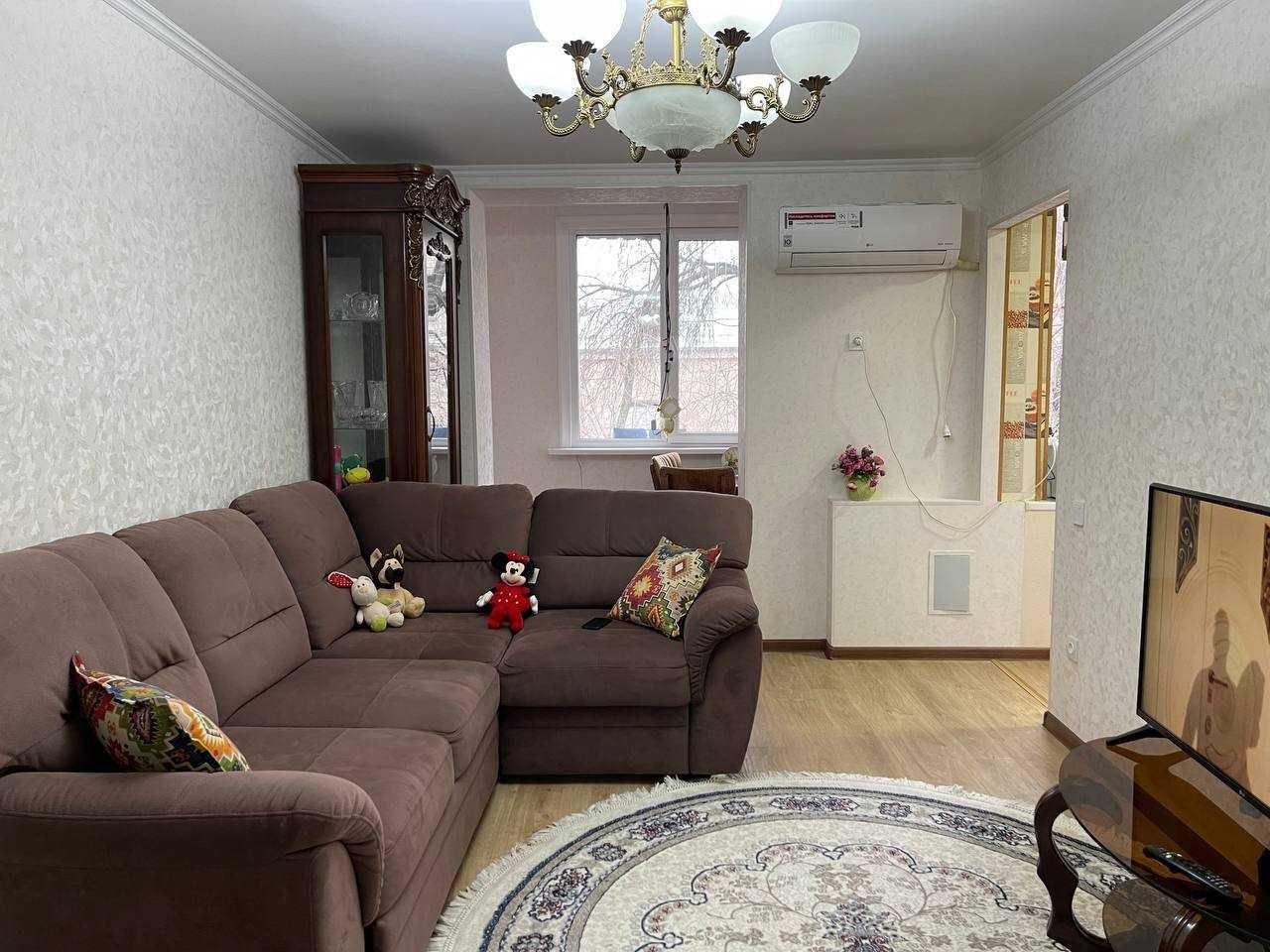 Продается квартира на Новомосковской с хорошим ремонтом без мебели!