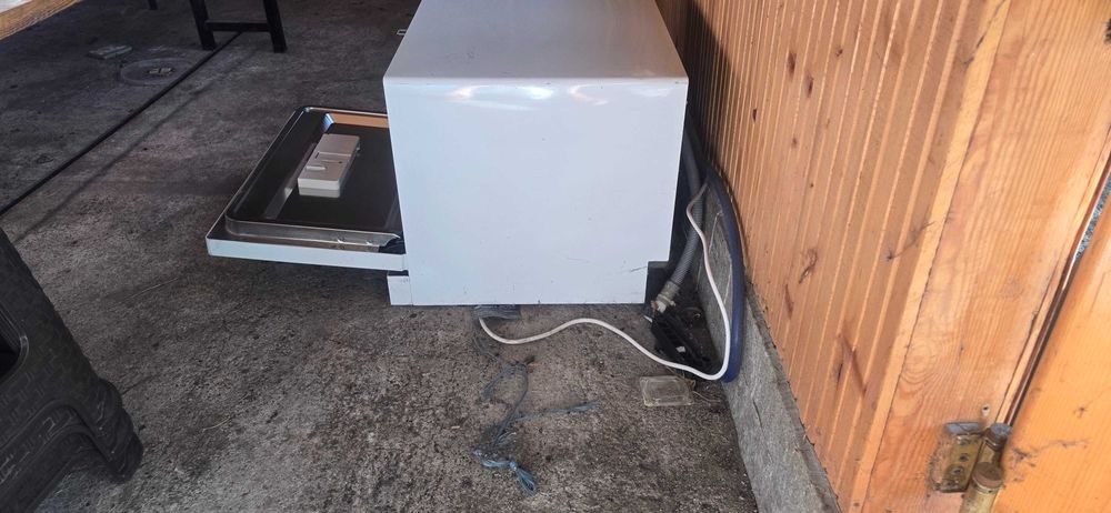 Съдомиялна Midea