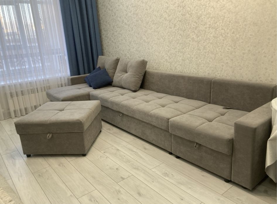 Раскладной диван с пуфиком