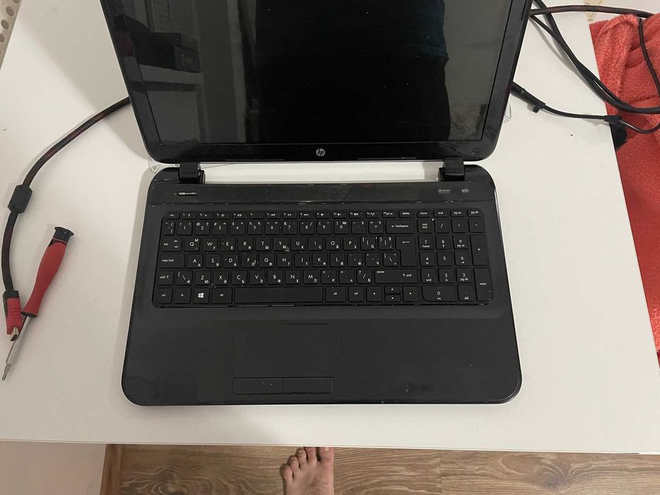 HP Pavilion 15-b003eu лаптоп на части или цял