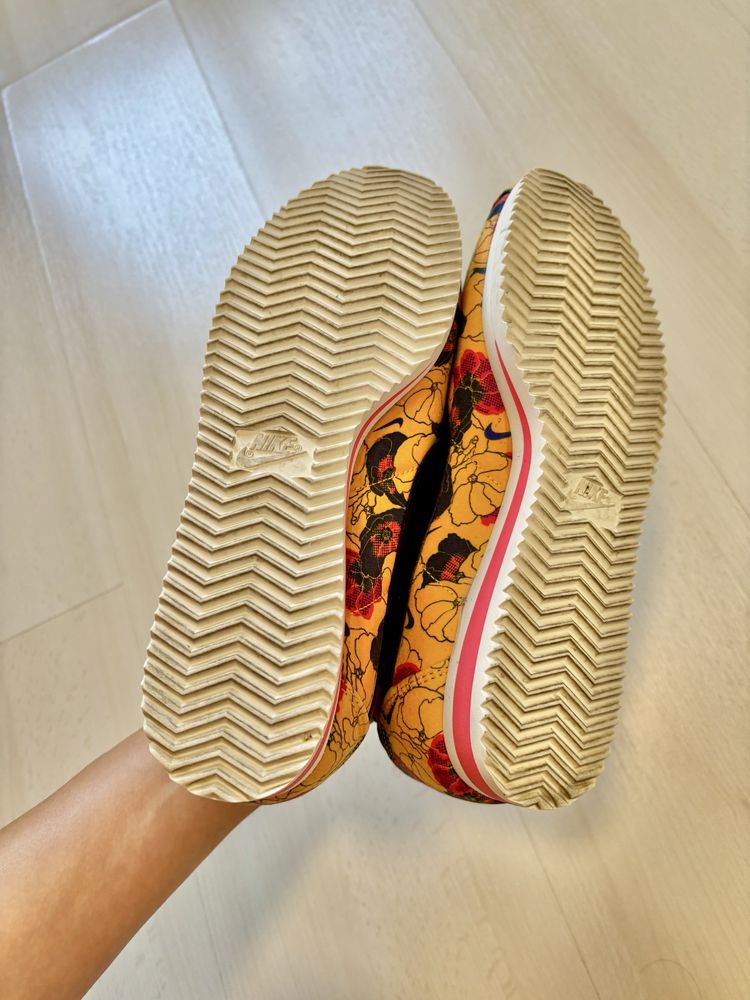 Adidași Nike, măsura 40, ediție limitată