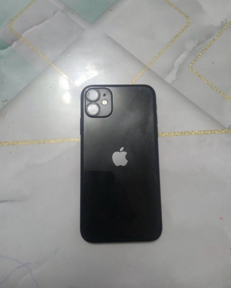 Iphone 11.        .