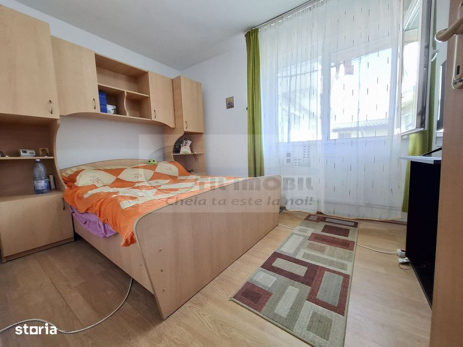 Liber, de vanzare apartament 3 camere Valea Lupului Iasi, baie cu geam
