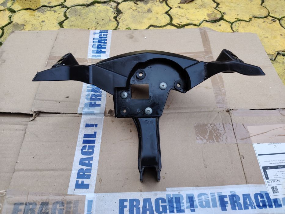 Suport bord și carenă față Derbi Gpr