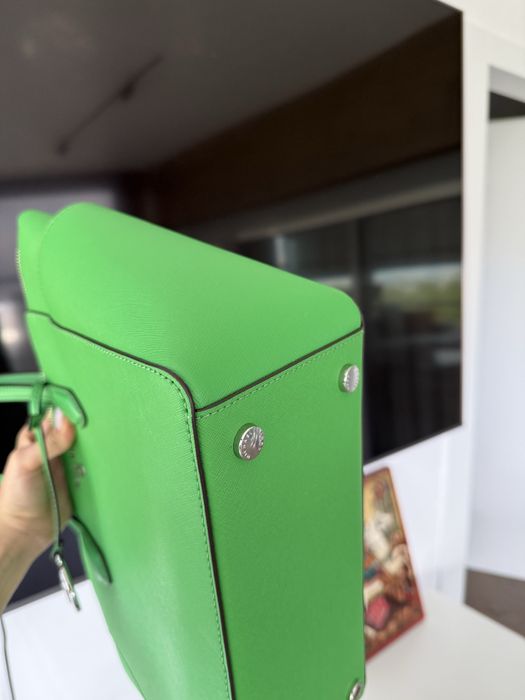 Michael Kors оригинална нова зелена чанта естествена кожа
