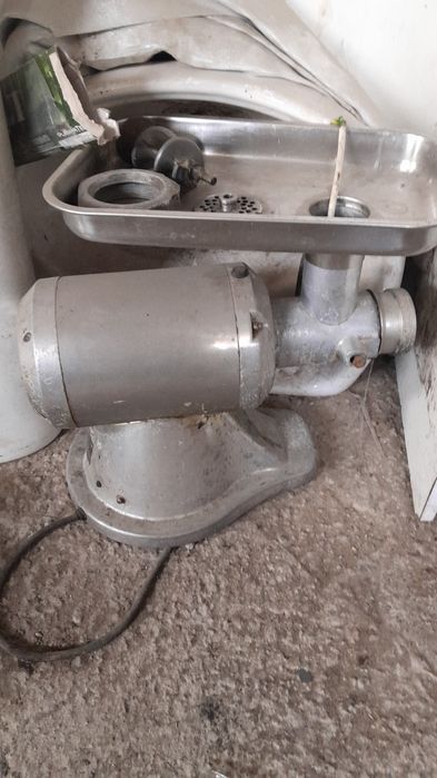 Продам мясорубку промышленный