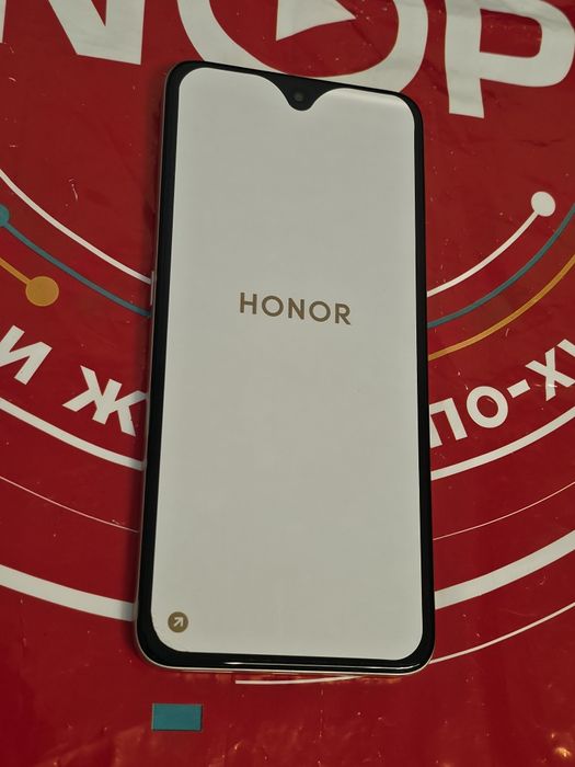 ЧИСТО НОВ 256GB Honor X7d Гаранция Технополис 2027г. Desert Gold