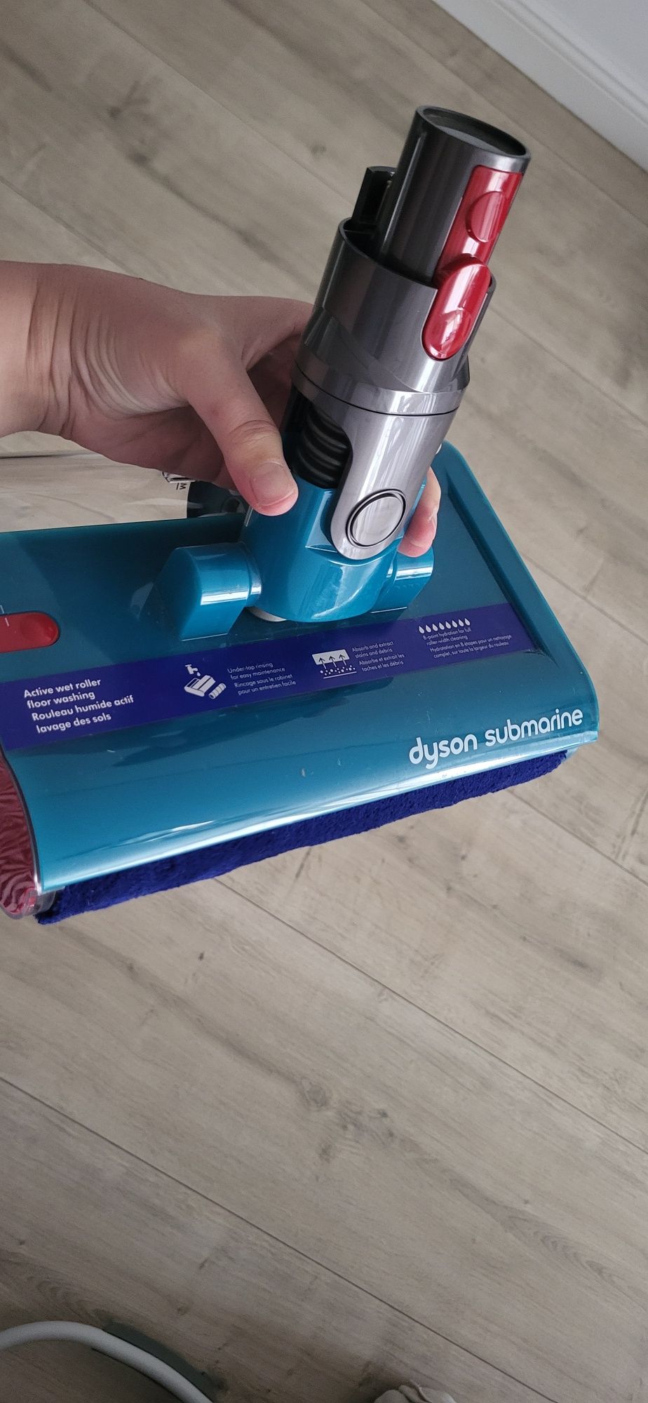 Vand capat original de curatare umeda Dyson Submarine V15s