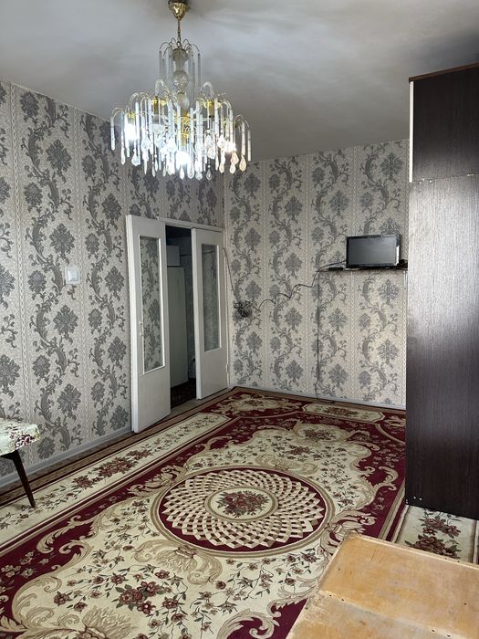 Продается 1 комнатная квартира переделенная в 2. Яккасарай-Кушбеги