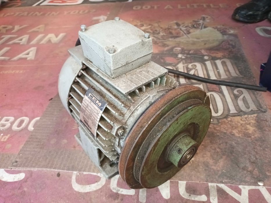 Masa circula + motor 3 faze