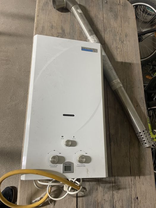 Газовый водонагреватель  рига 12 л