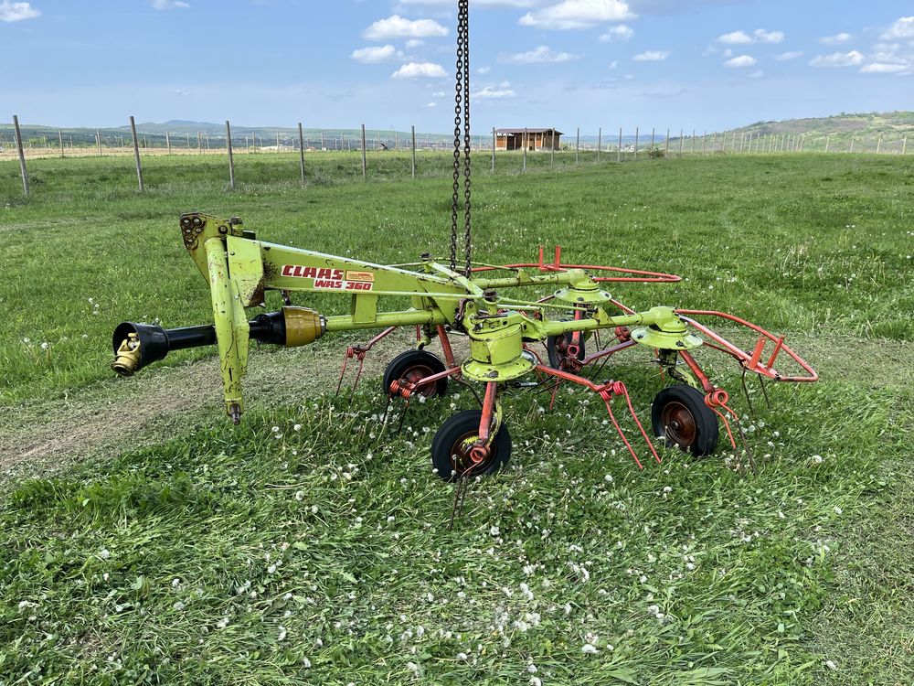 Grebla greblatoare imprastiat intors risipit fan Claas krone deutz