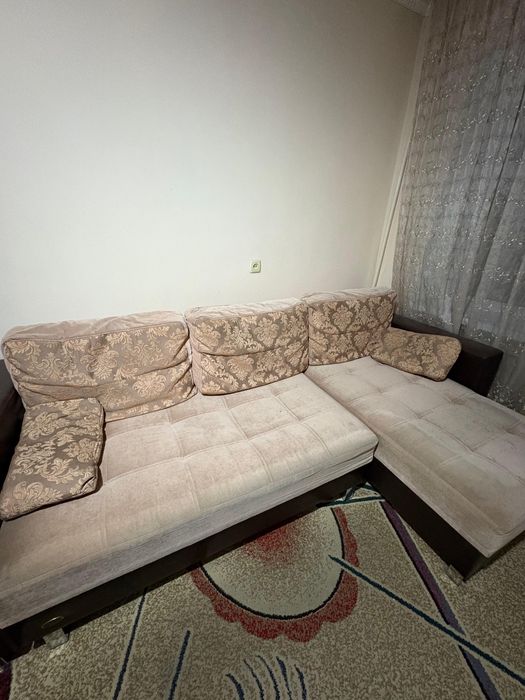 Продам диван по выгодной цене срочно