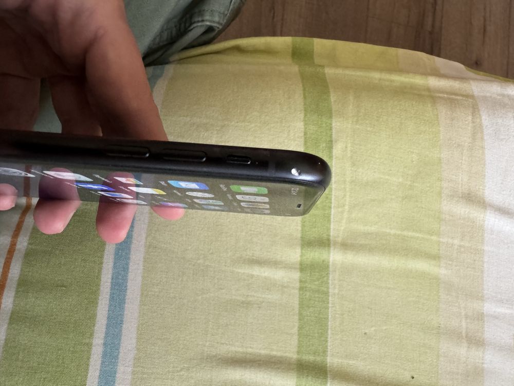 Iphone XR, черен 64GB