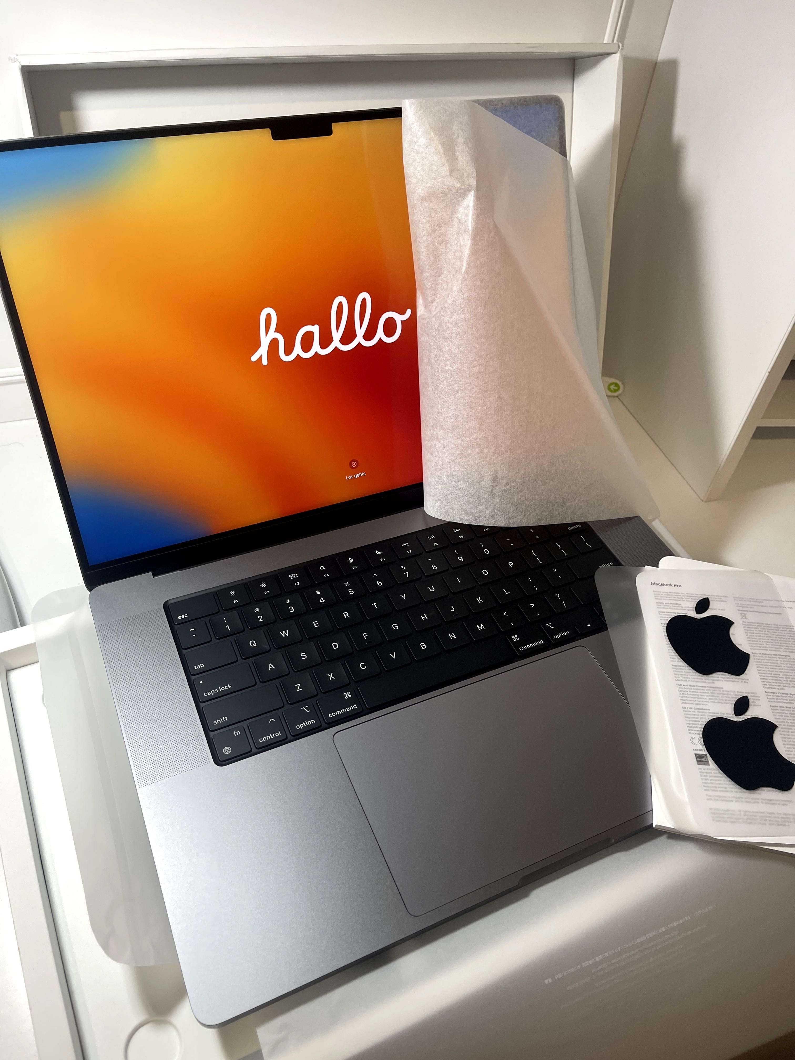 Macbook apple m2 pro экран 16 дюймов 2 tb памяти DDR 16 циклов 50
