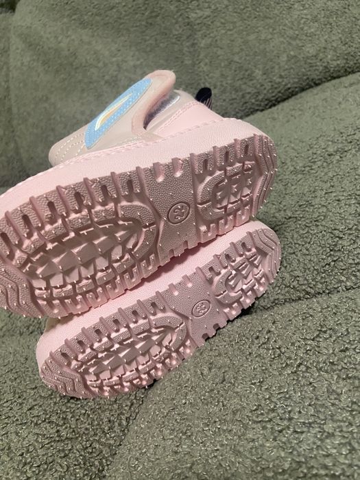 Продам обувь детскую