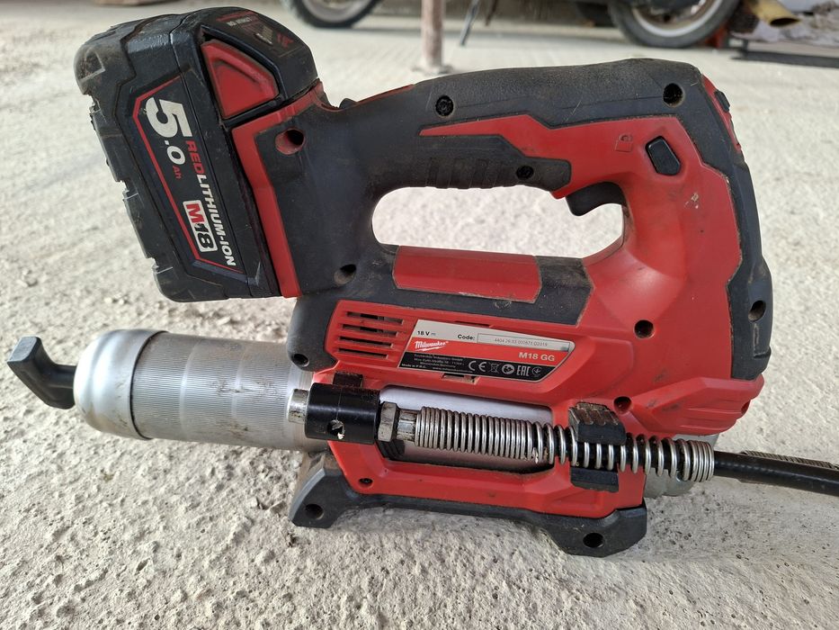 Milwaukee gresor GG M18. Pistol impact