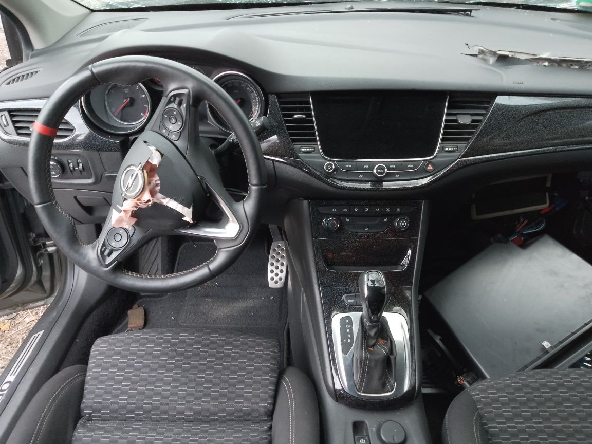 Продавам на части Опел Астра К 1.4Т автомат