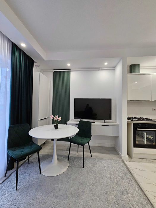 Inchiriez studio Cosmopolis + parcare