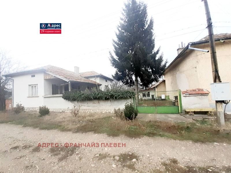 Продава се Къща в с. Горни Дъбник, Област Плевен - 155 кв.м за 484 €/кв.м - Снимка #2