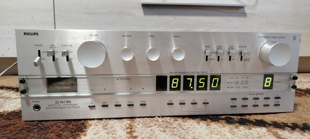 Amplituner amplificator Philips 22AH799.