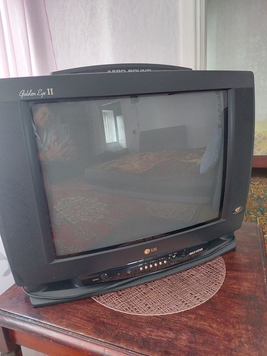 Продам цветной телевизор в хорошем состоянии,в ремонте не был ,