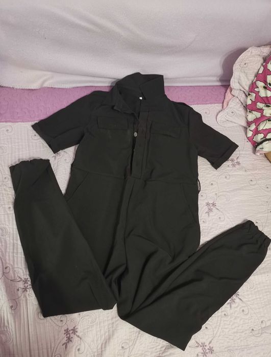 Salopeta noua lunga cu nasturi