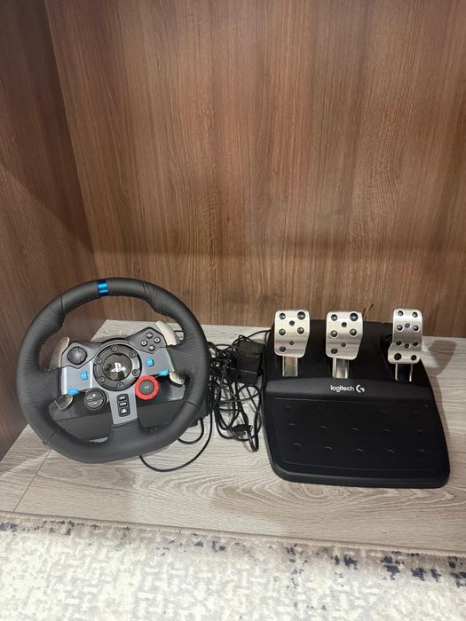 Руль с педалями для PS5,PS4 абсолютно новая