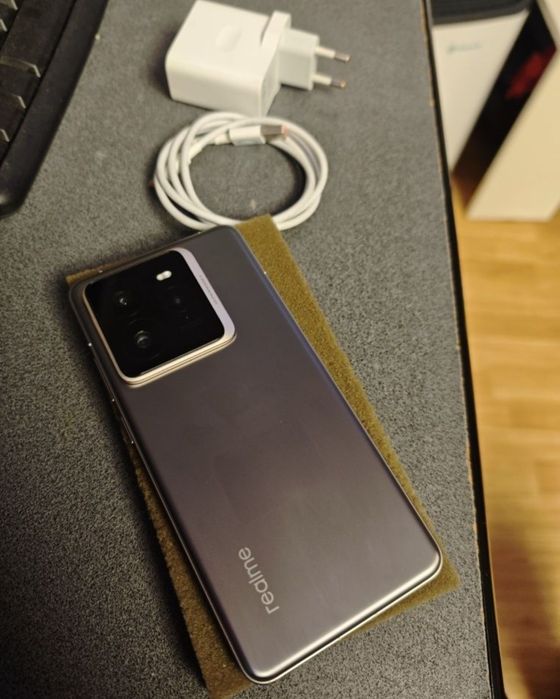 Vând sau Schimb Realme GT7 PRO 512GB