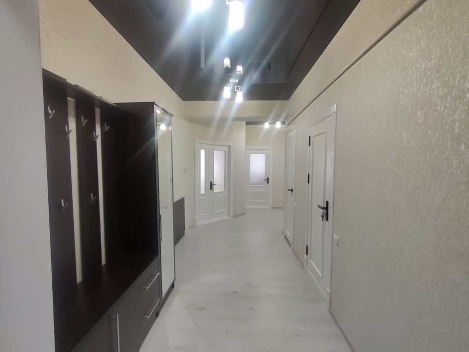 Фаргона шахар Фрунзе массивда 3 хонали квартира ижарага берилади.