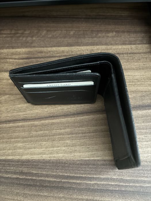 Портфейл Gucci.