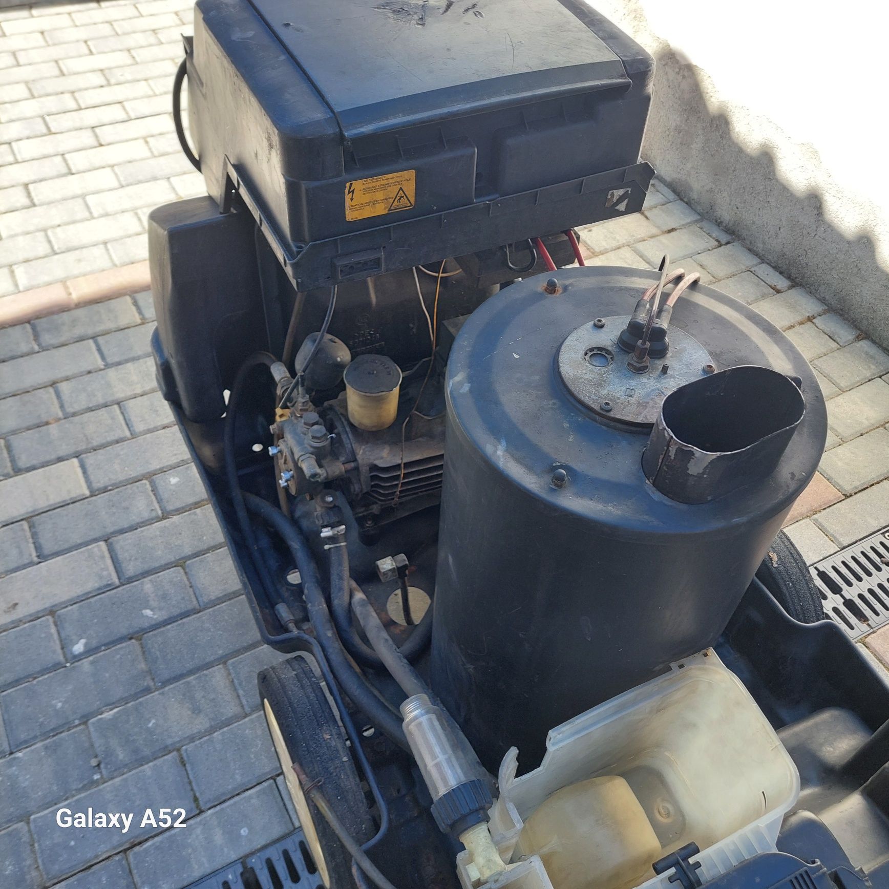 Продавам  пароструйка  karcher