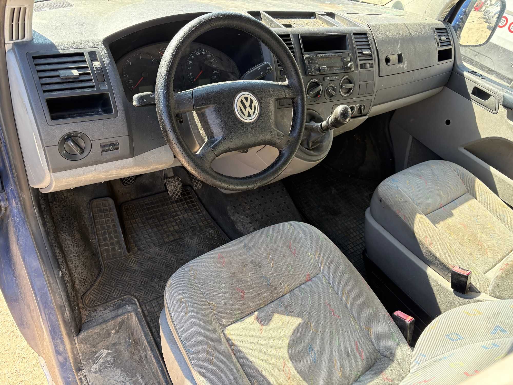 Usa Oglinda Prag Stalp Parbriz Oala VW TRANSPORTER T5 2.5 TDI 2007