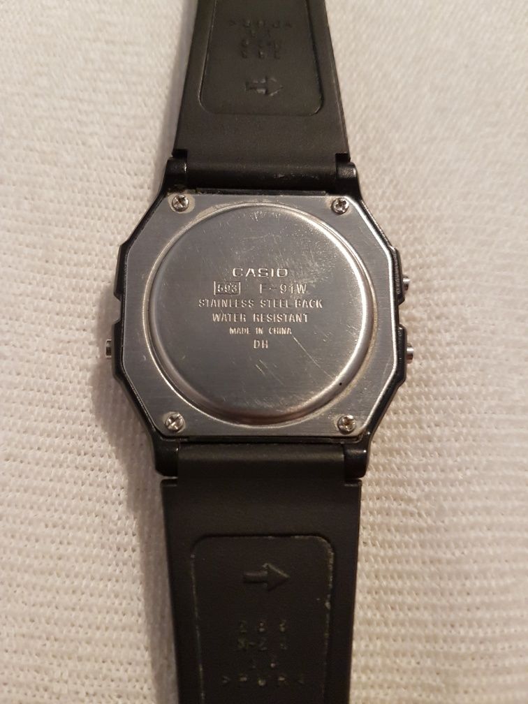 Vând Ceas de mână CASIO F-91W