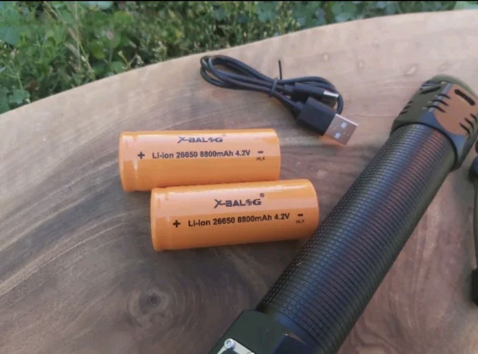 Супер мощен LED фенер P90 голям до 1000м,акумулаторни батерии,USB