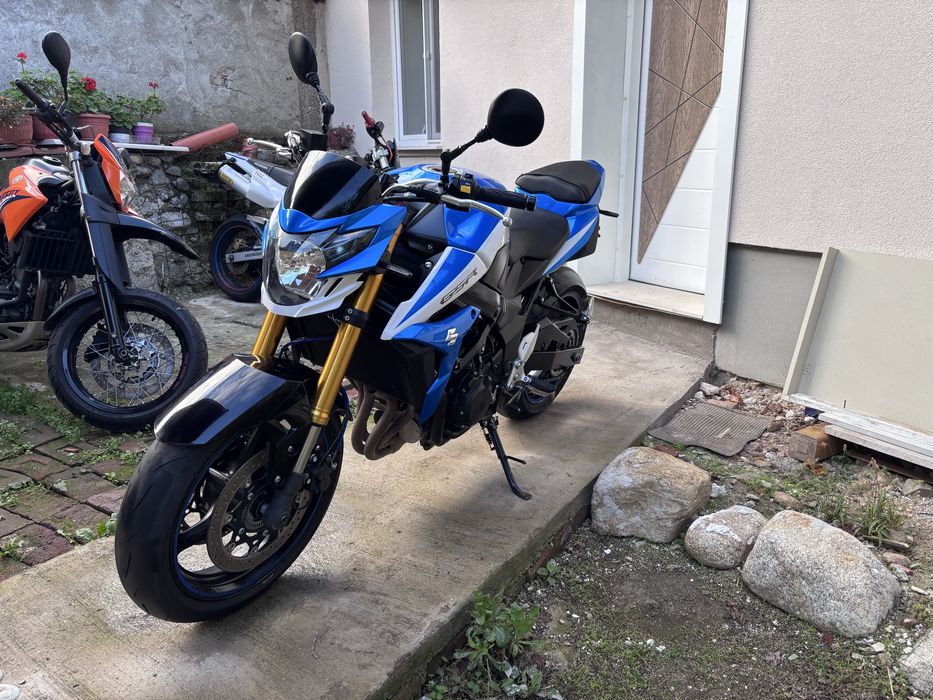 Suzuki GSR 750i уникат