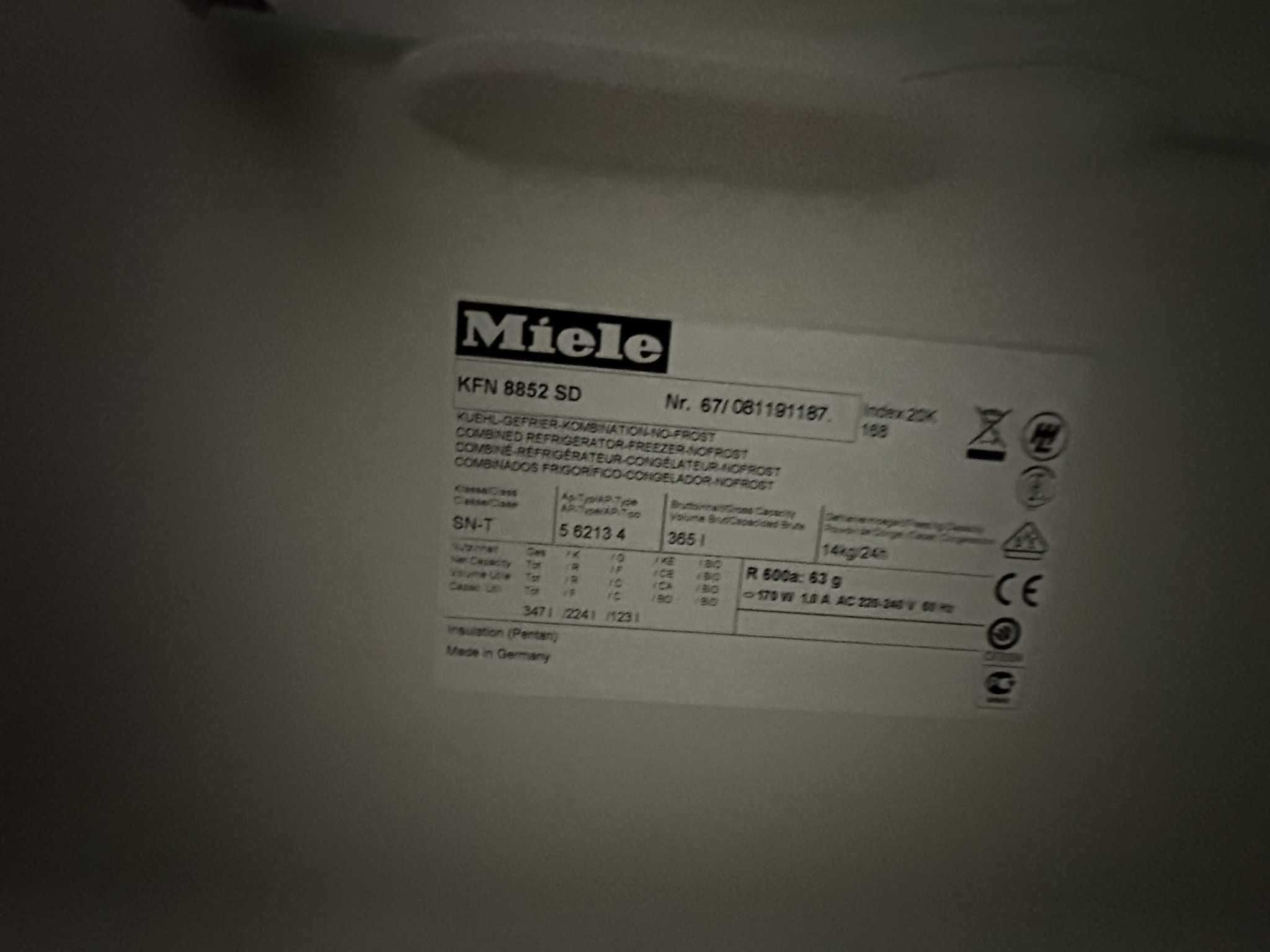 Продава се хладилниk Miele KFN 8852 SD