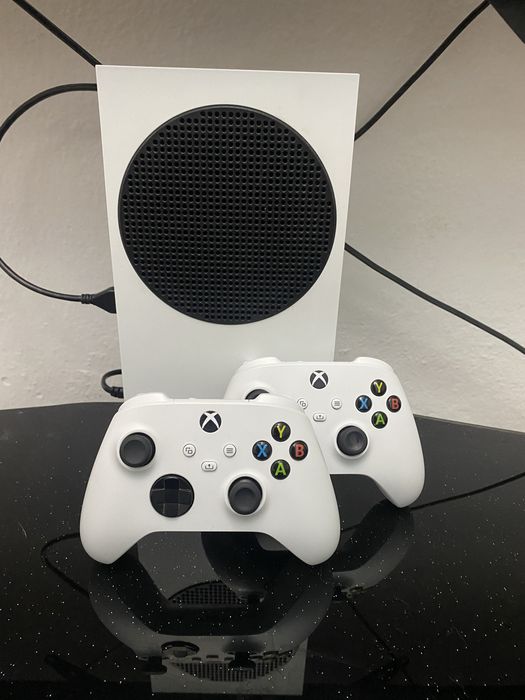 Xbox Series S | 2 геймпада | 512гб