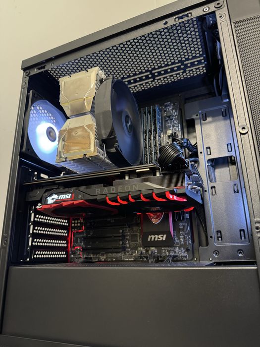 Геймърски компютър Xeon E3-1240 v3, RX580, 32GB